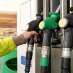 الحكومة تقرر تثبيت أسعار المحروقات
